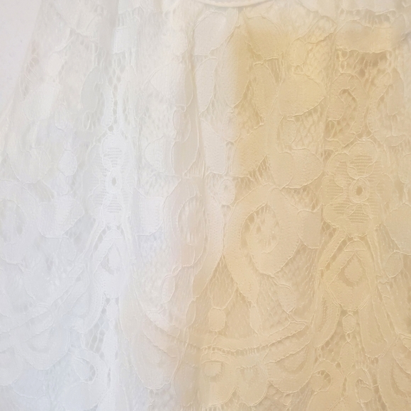 Flowy lace longline tank top - Picture 3 of 4